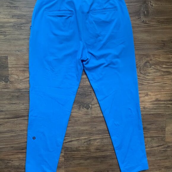 Lululemon Jet Crop Slim in Lakeside Blue size 4 - Picture 4 of 6